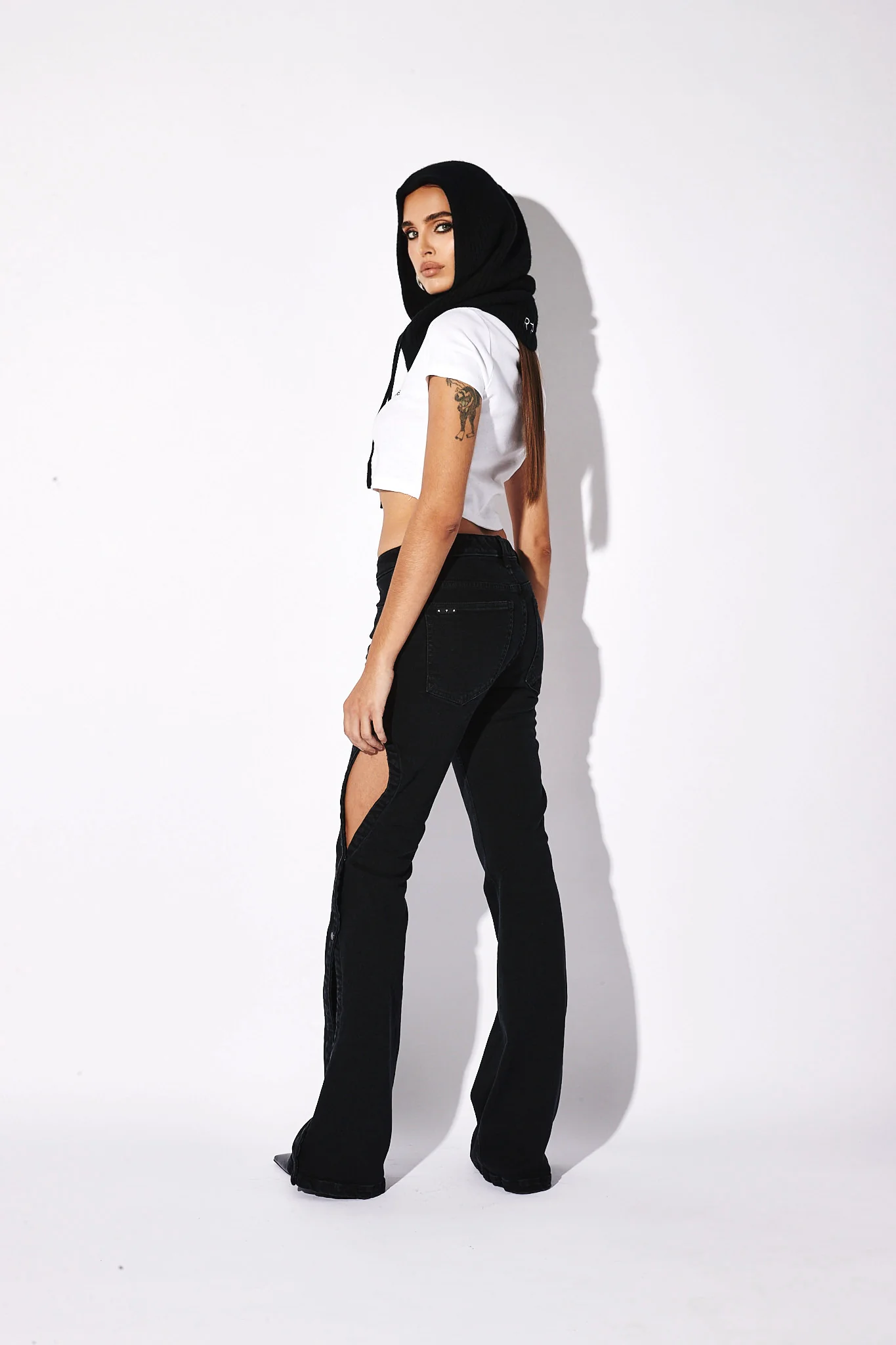 ETTA HOOD | BLACK - Image 2