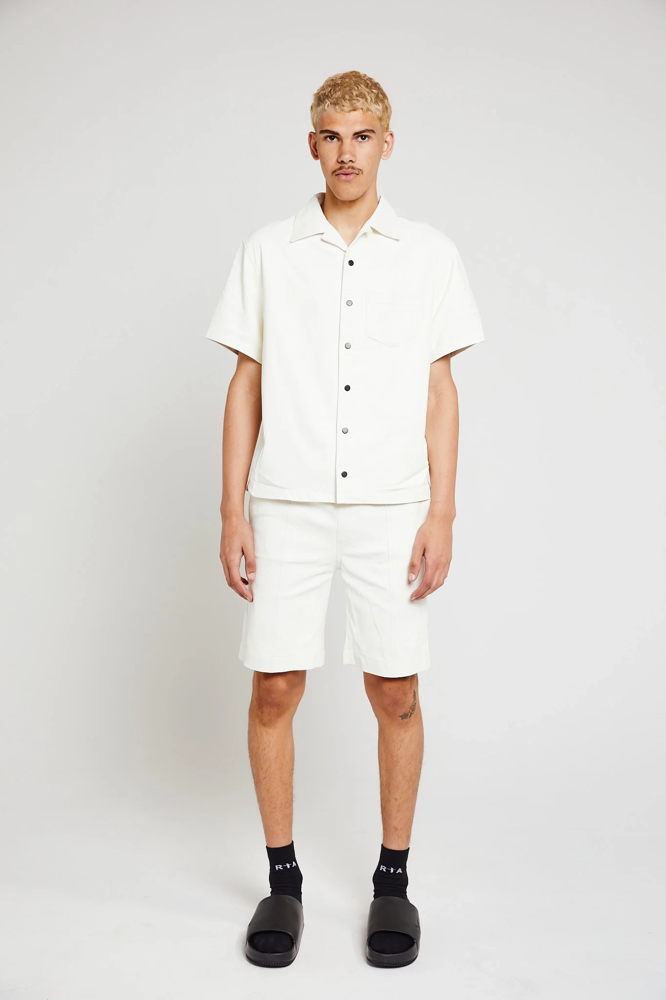 LEATHER SHORT | WHITE - Image 4