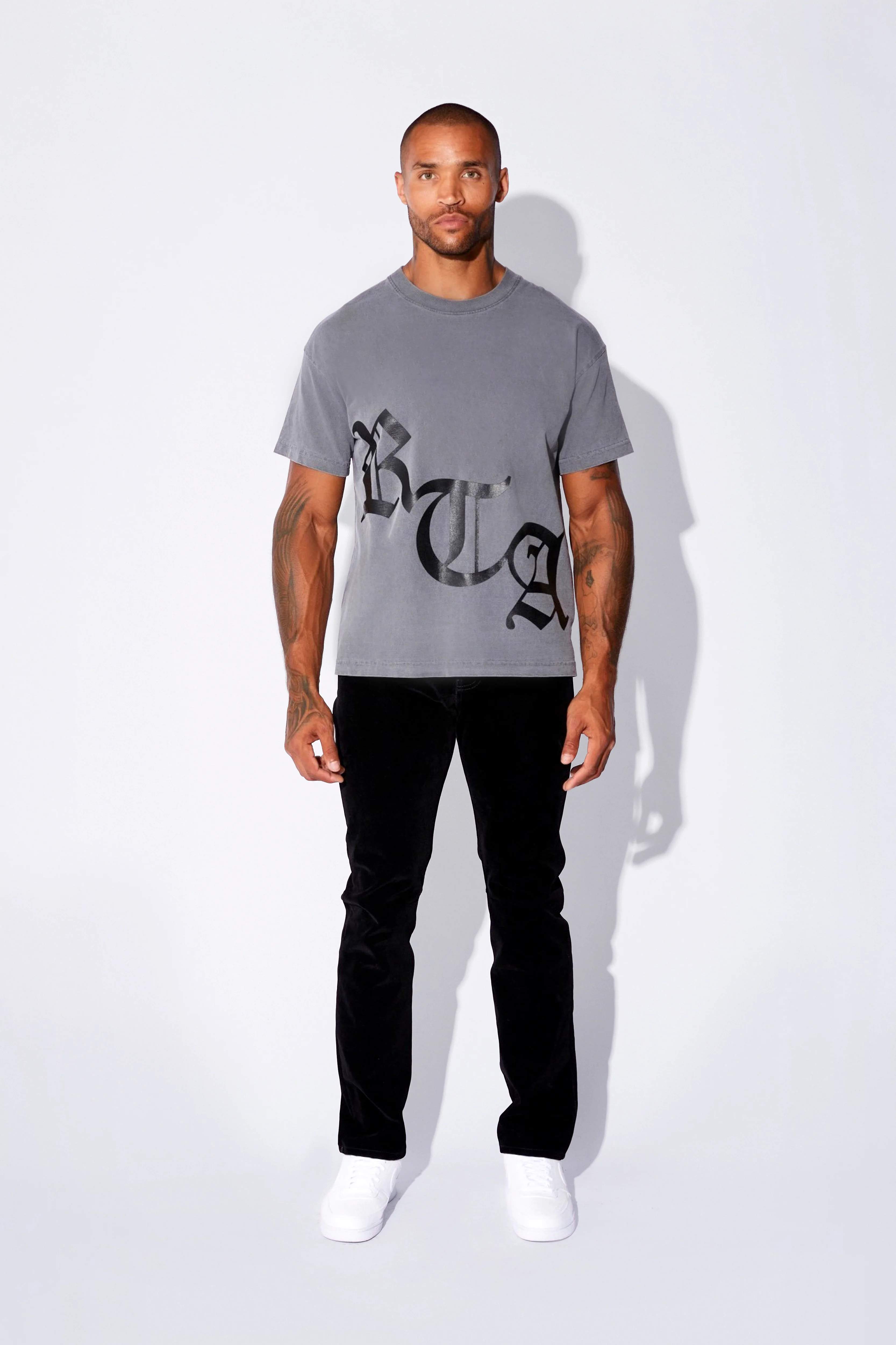 SHORT SLEEVE TEE | GREY OLD ENGLISH - Image 2
